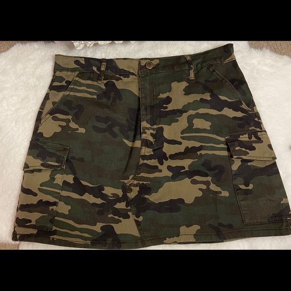 Forever 21 Dresses & Skirts - Camouflage mini skirt